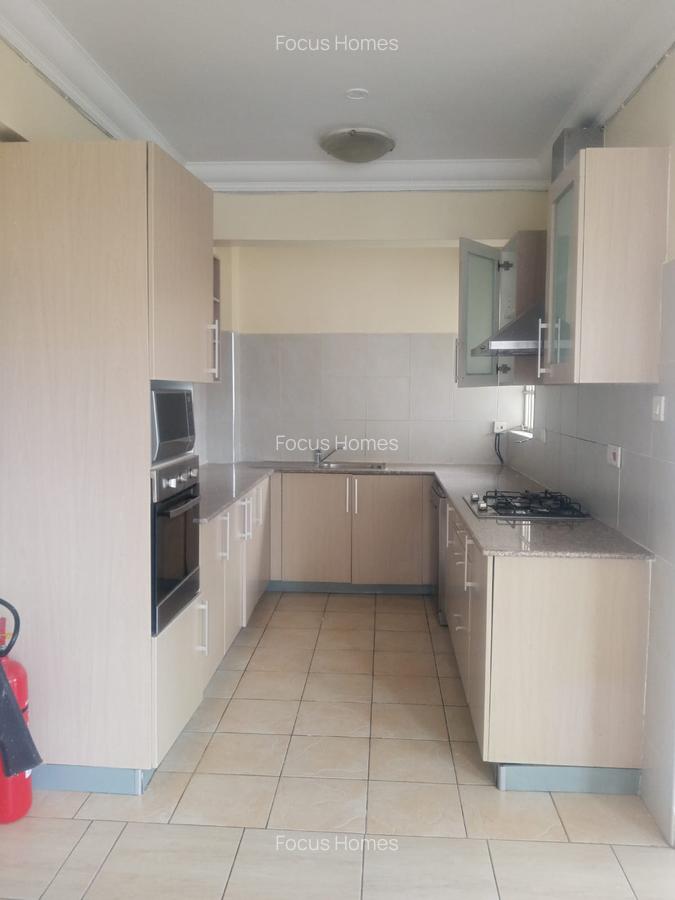 2 Bed Apartment with En Suite in Lavington - 16