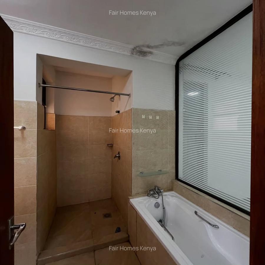4 Bed Townhouse with En Suite at Chalbi Drive - 10