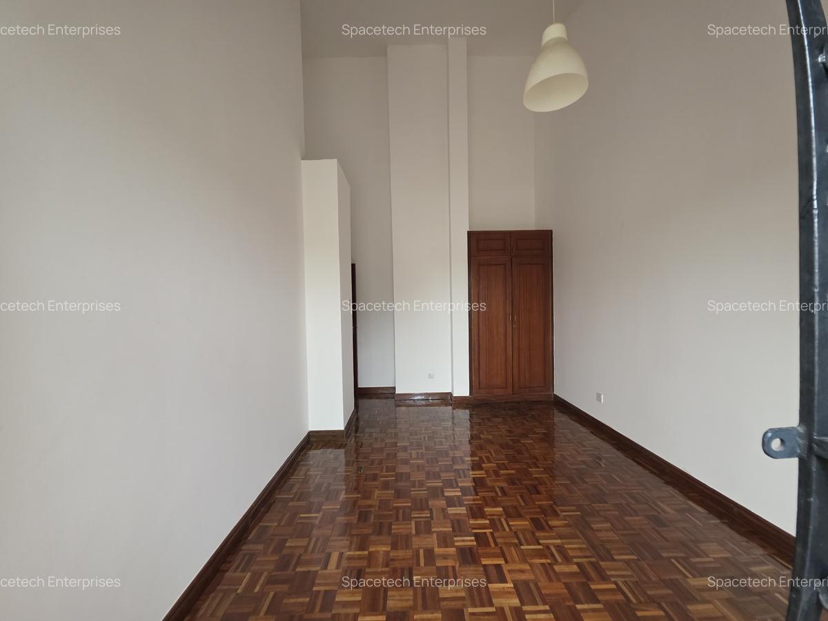 4 Bed Townhouse with En Suite in Spring Valley - 14