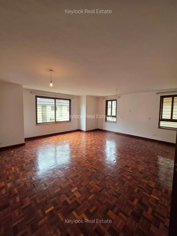 5 Bed Townhouse with En Suite at Lavington - 9