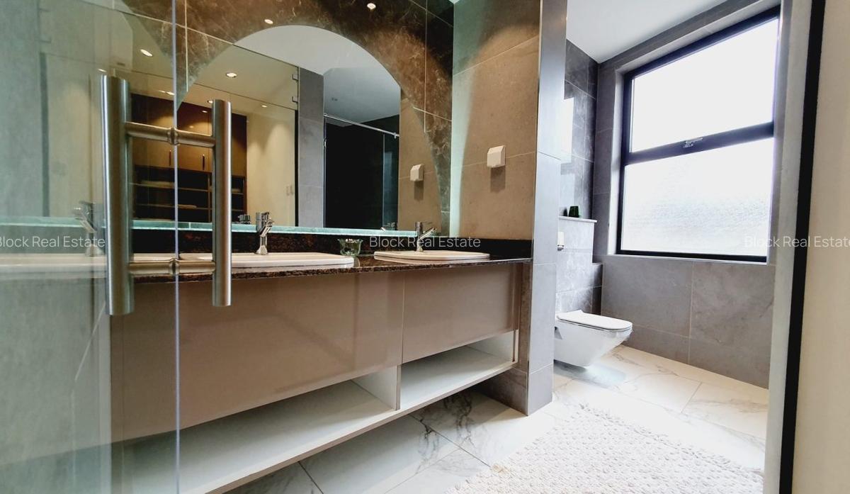 3 Bed Apartment with En Suite in Riverside - 8