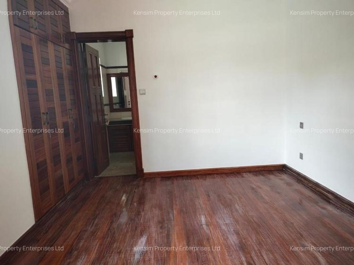 4 Bed Townhouse with En Suite in Spring Valley - 13
