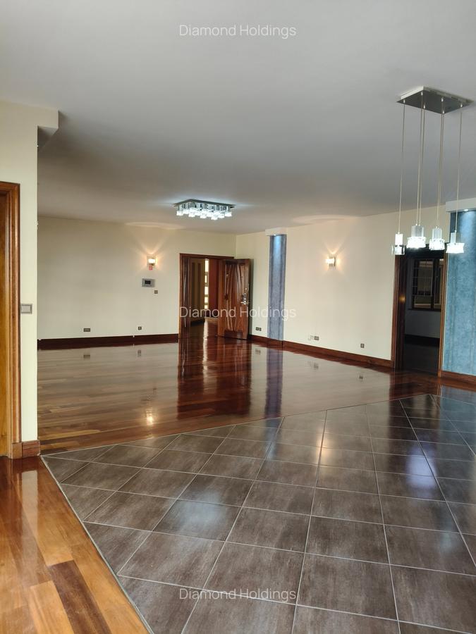 3 Bed Apartment with En Suite at Parklands - 8