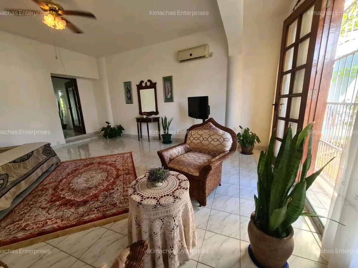 Furnished 1 Bed Apartment with En Suite at 3Rd Avenue Nyali - 5