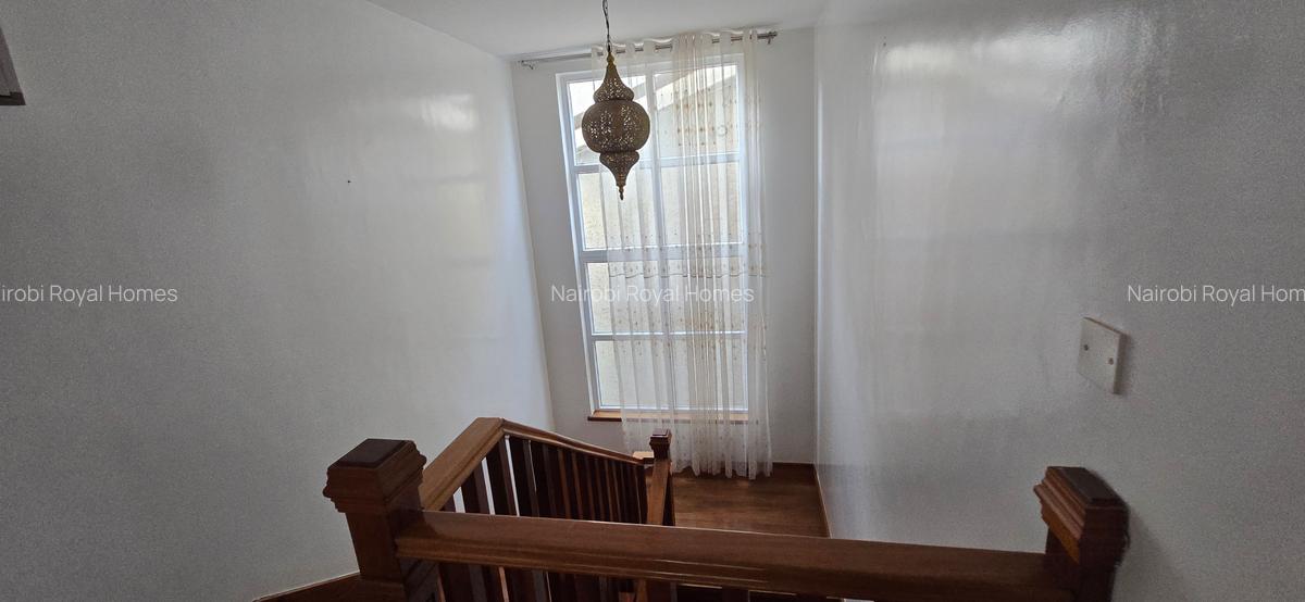 5 Bed Townhouse with En Suite at Lavington Green - 13
