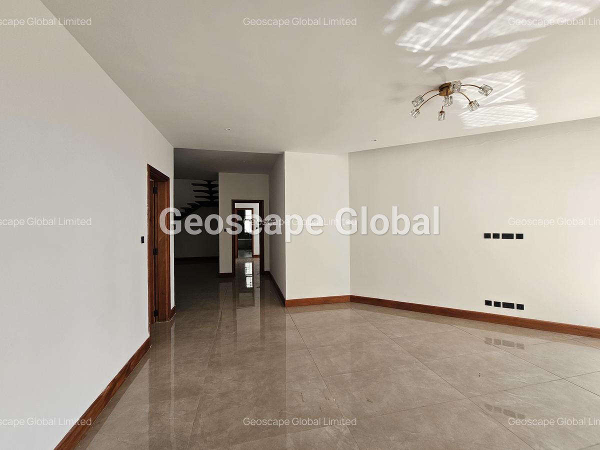 4 Bed Apartment with En Suite in Riverside - 7