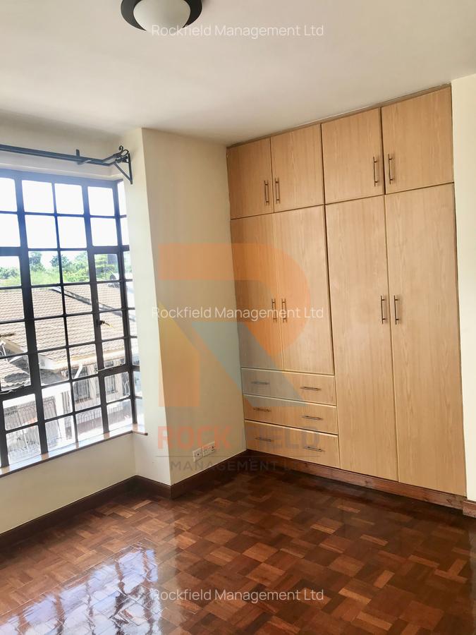 2 Bed Apartment with En Suite in Brookside - 8