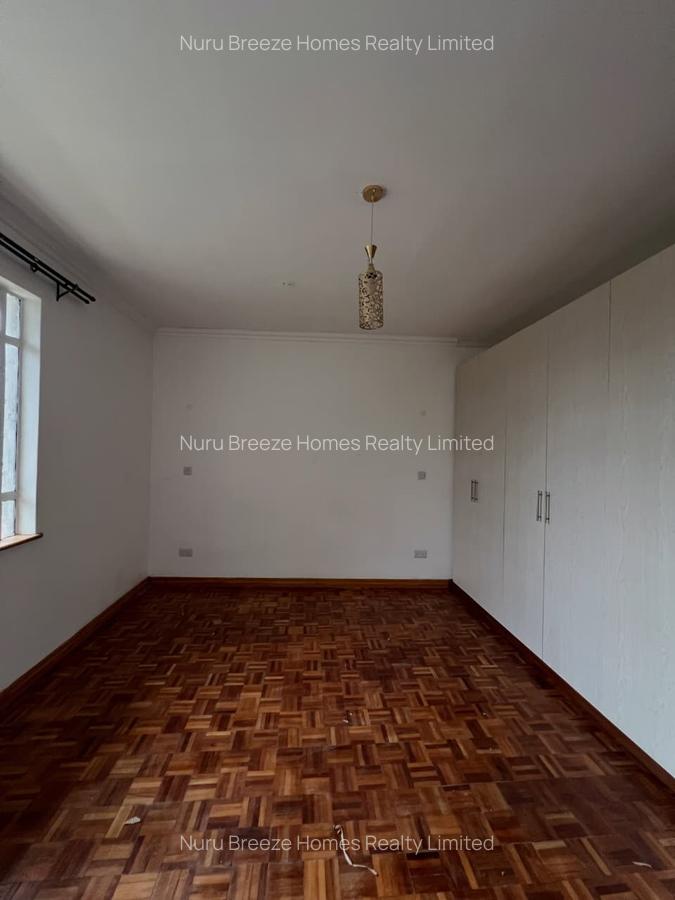 5 Bed House with En Suite in Runda - 19