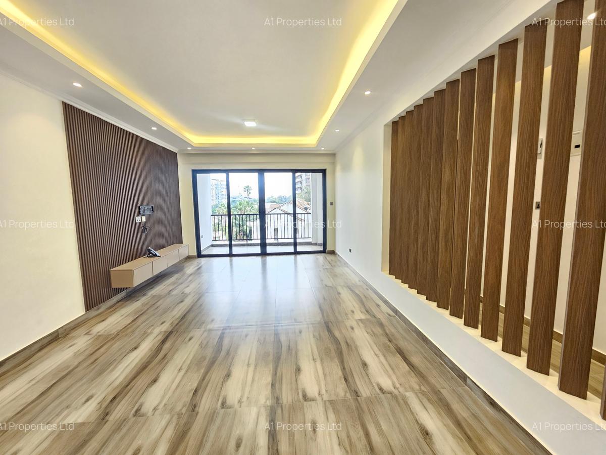 2 Bed Apartment with En Suite in Brookside - 6