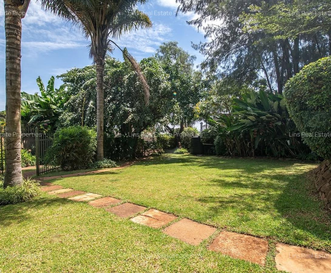 5 Bed House with En Suite in Loresho - 3