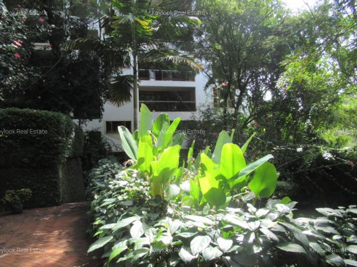 3 Bed Apartment with En Suite at Riverside Drive - 17