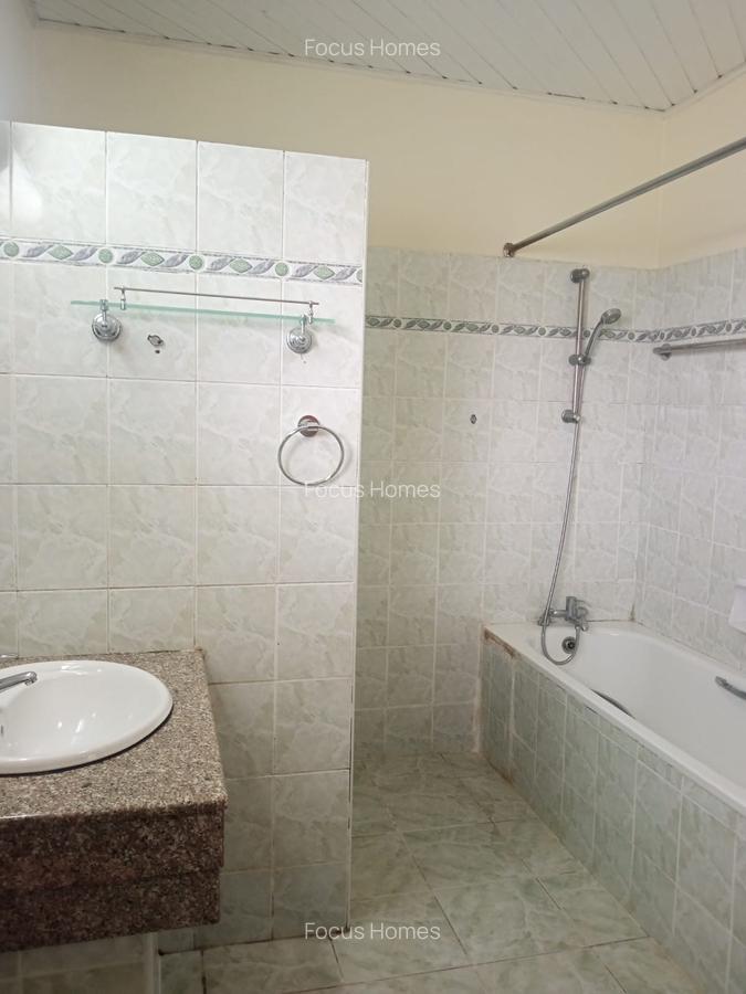 4 Bed Townhouse with En Suite in Lavington - 2