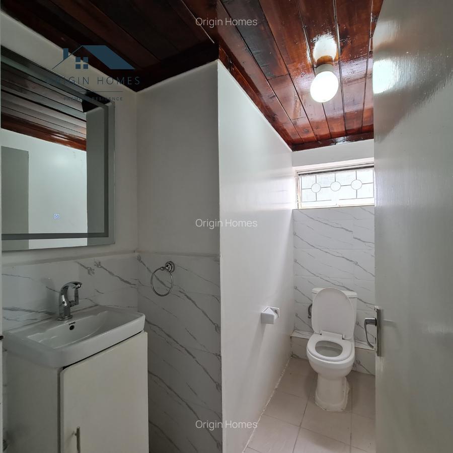 5 Bed House with En Suite at Lavington - 13