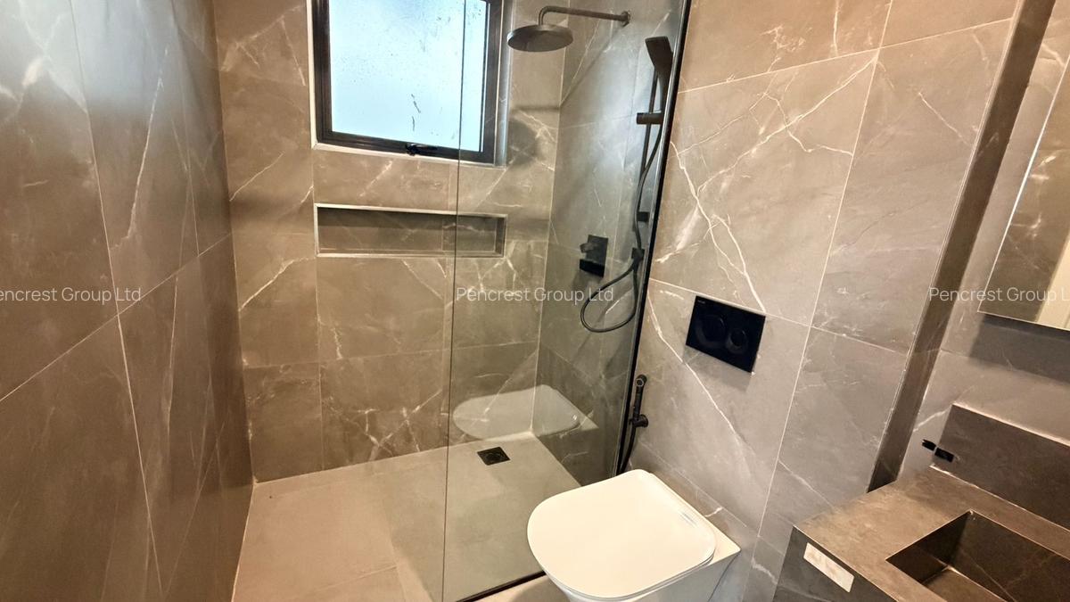 4 Bed Townhouse with En Suite in Runda - 16