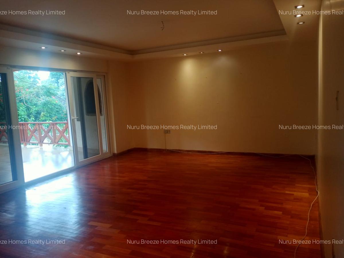 5 Bed Townhouse with En Suite in Lavington - 17