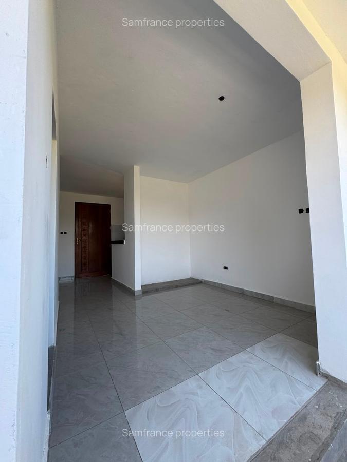 Serviced Studio Apartment with En Suite at Beach Road - 8