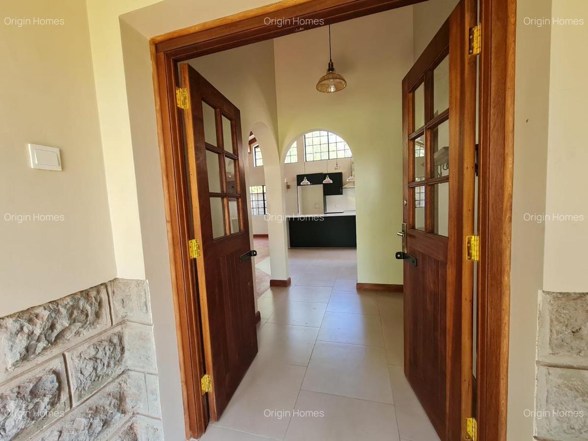 4 Bed House with En Suite at Lavington - 6