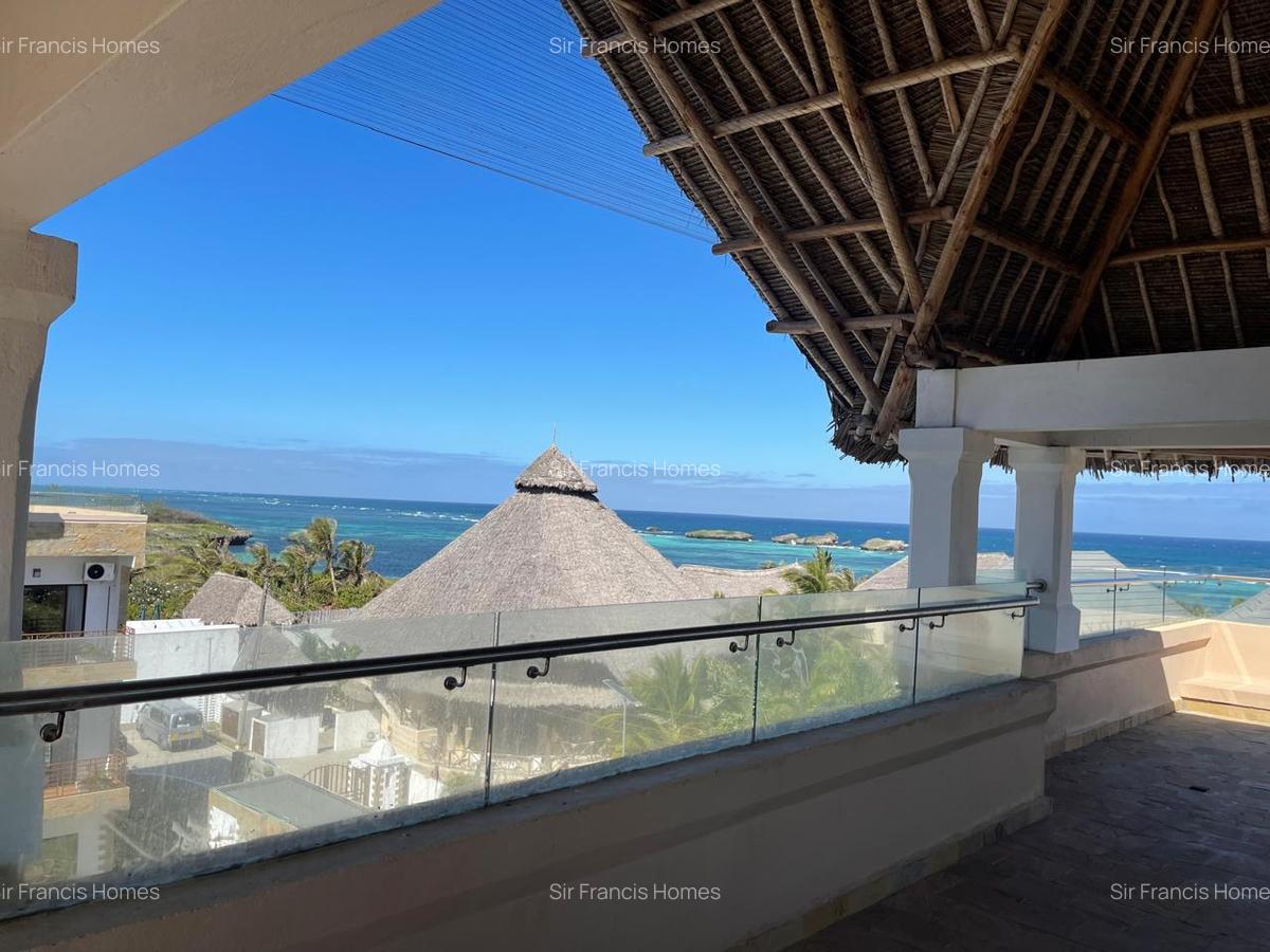Serviced 6 Bed Apartment with En Suite at Watamu Beach - 10