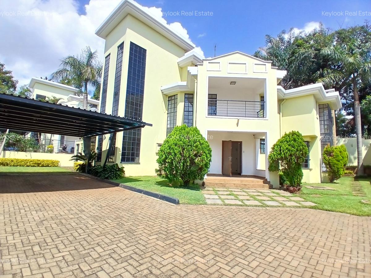 5 Bed Townhouse with En Suite at Lavington Green - 1
