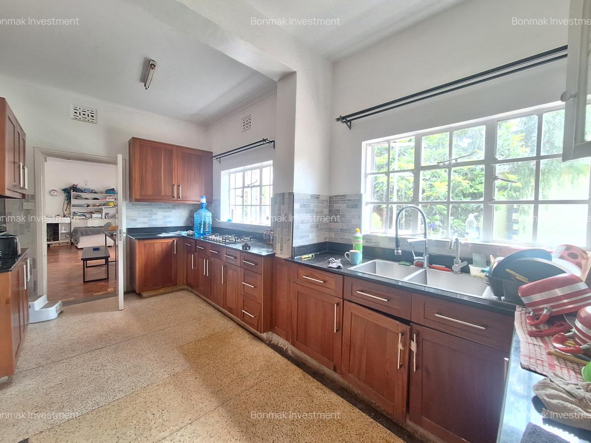 3 Bed Townhouse with En Suite at Lavington Green - 10
