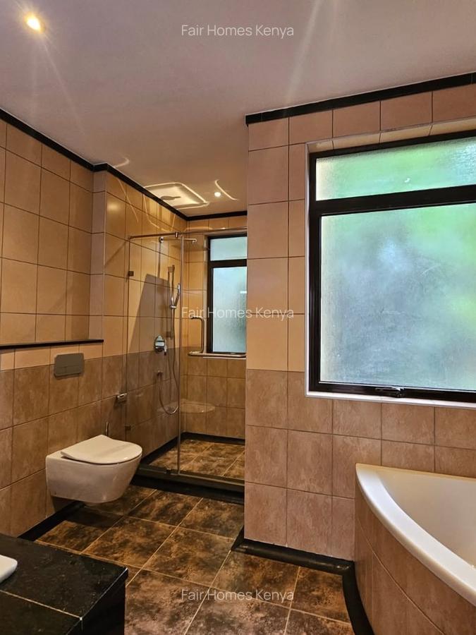 5 Bed Townhouse with En Suite at Lavington Green - 17