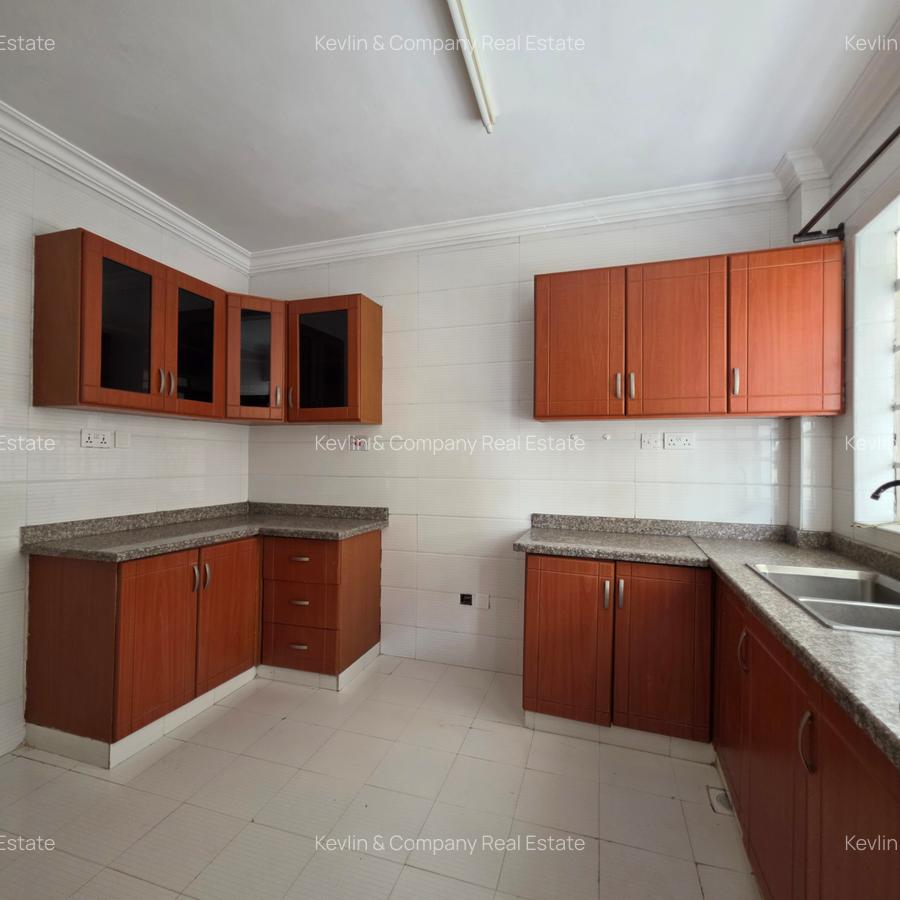 3 Bed Apartment with En Suite in Lavington - 5