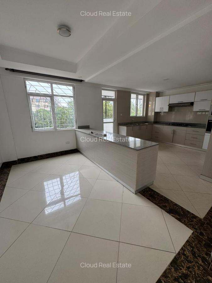 3 Bed Apartment with En Suite in Lavington - 10