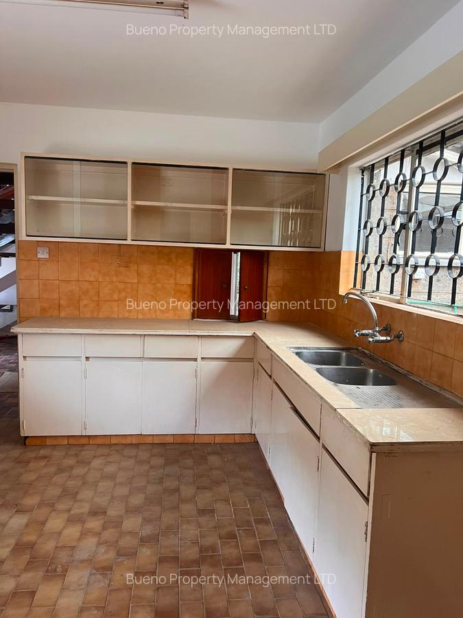 4 Bed Townhouse with Garden in Lavington - 3