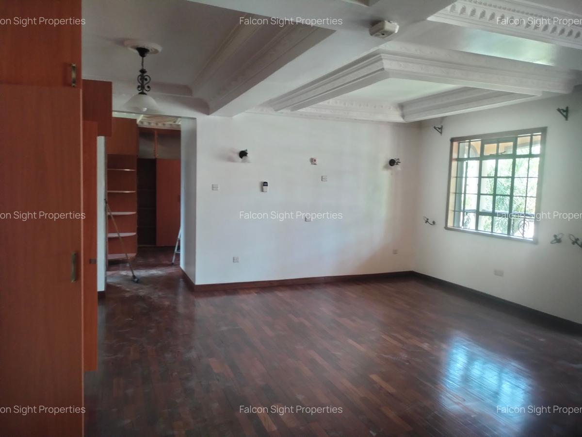 4 Bed Townhouse with Garden at Easy Access To Un Avenue Few Minutes Drive To Rosyln Academy - 13