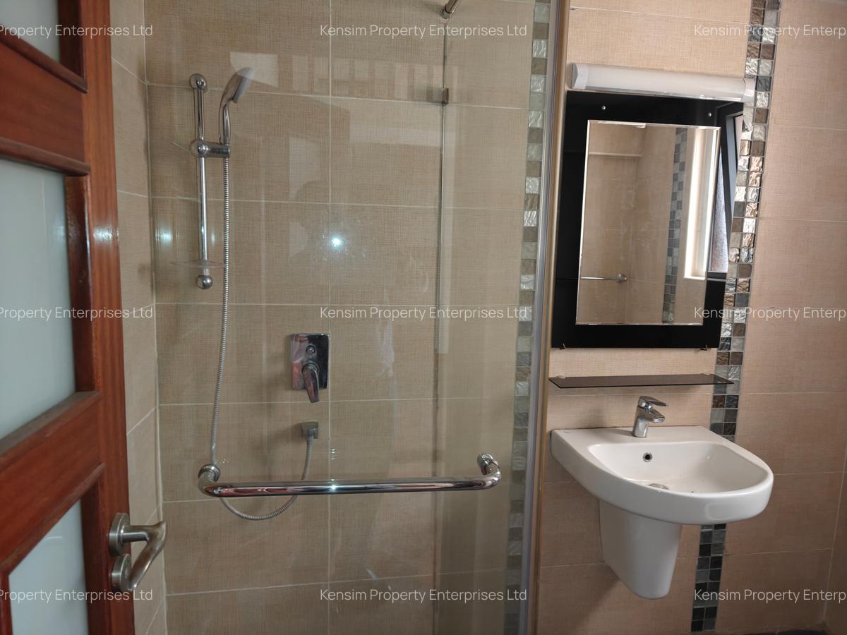 4 Bed Townhouse with En Suite in Lavington - 14