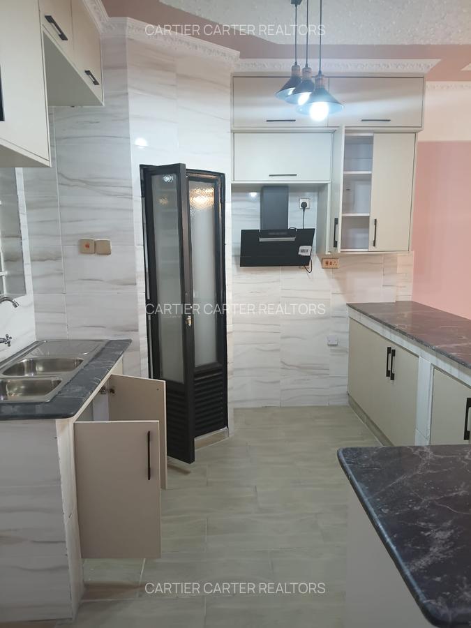 Furnished 2 Bed Apartment with En Suite in Garden Estate - 13