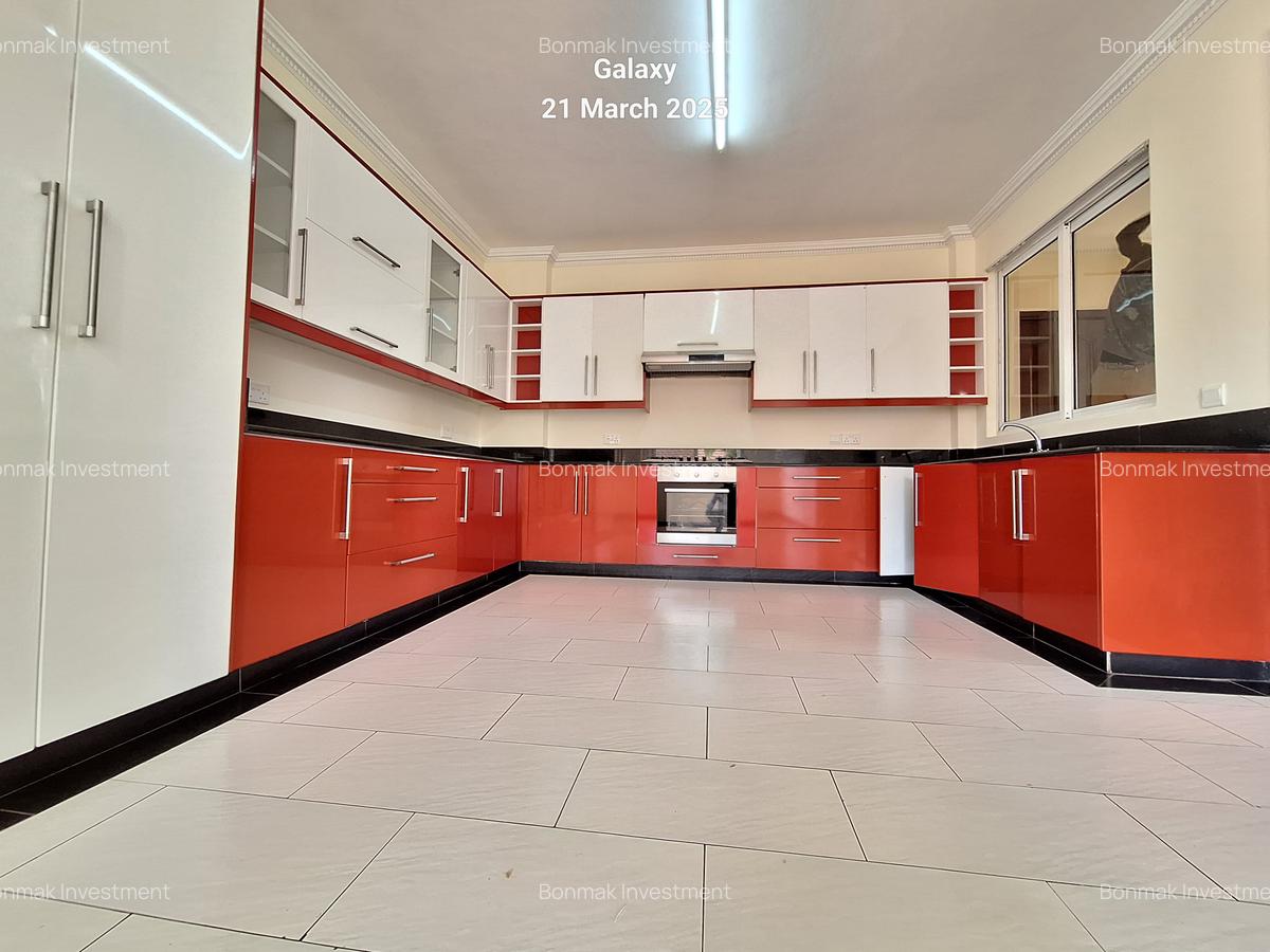 3 Bed Apartment with En Suite at Brookside Drive - 4