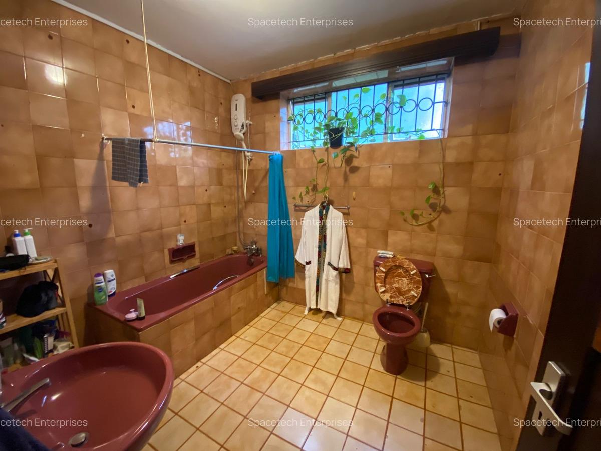 5 Bed House with Staff Quarters in Nyari - 13