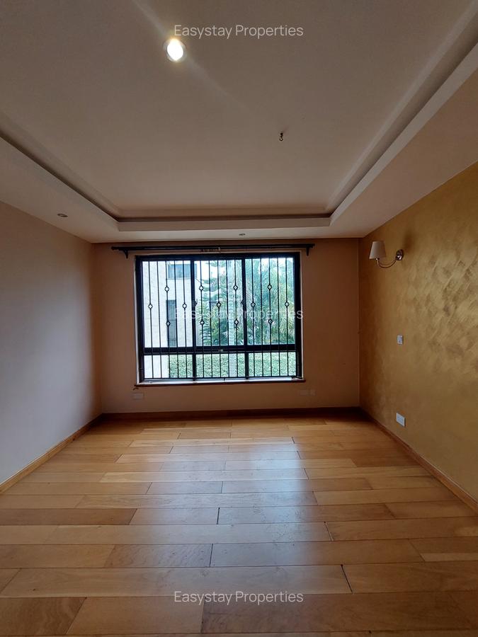 4 Bed Townhouse with En Suite in Lavington - 7