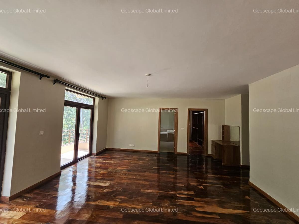 5 Bed Townhouse with En Suite in Lavington - 4