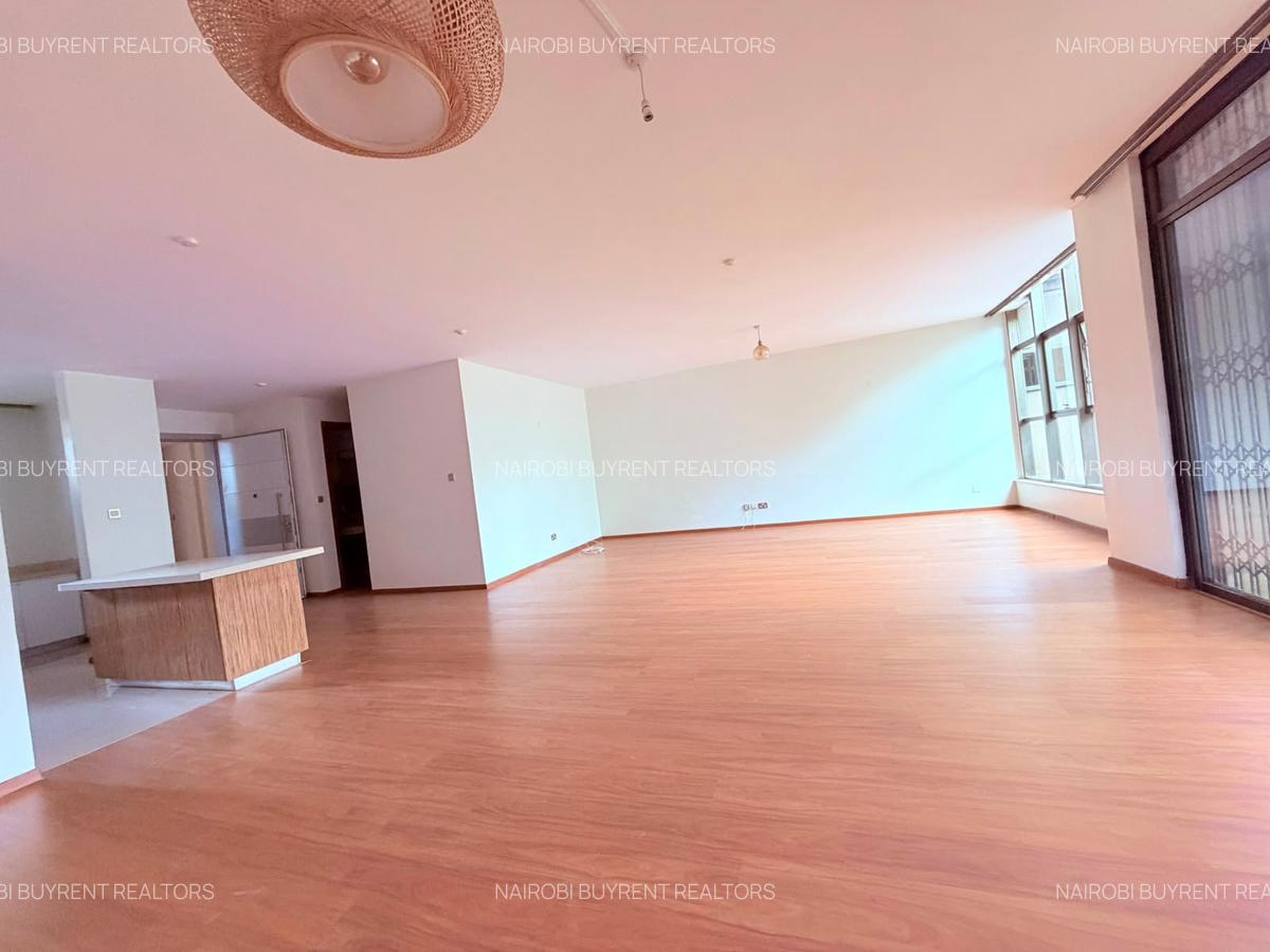 3 Bed Apartment with En Suite in Parklands - 6