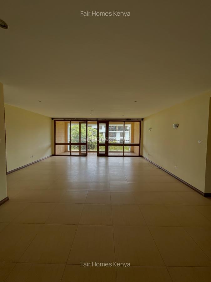 3 Bed Apartment with En Suite at Riverside Drive - 8