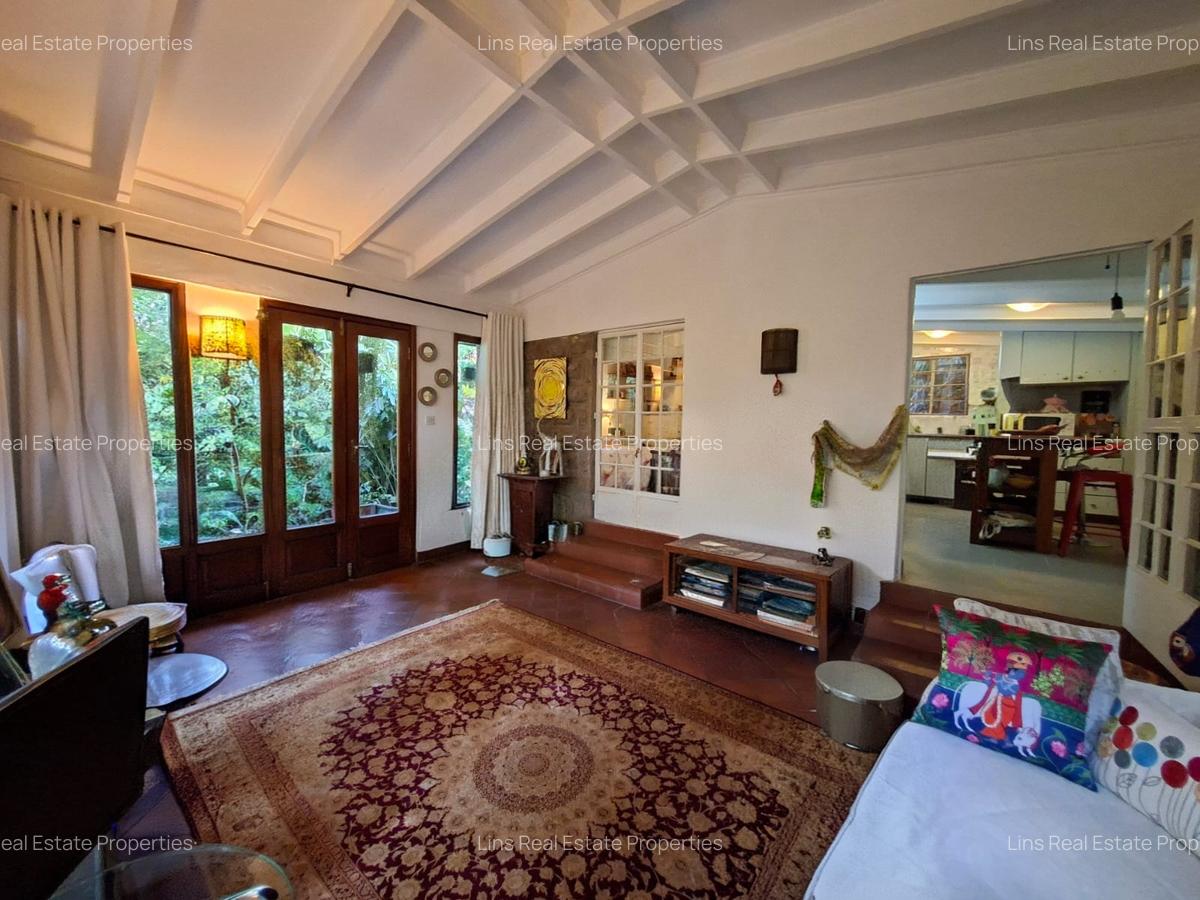 1 Bed House with En Suite in Rosslyn - 16