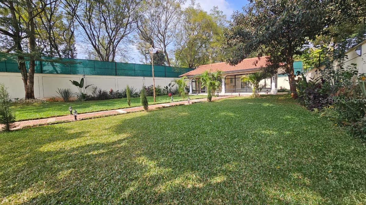 Serviced 5 Bed Apartment with En Suite in Runda - 9