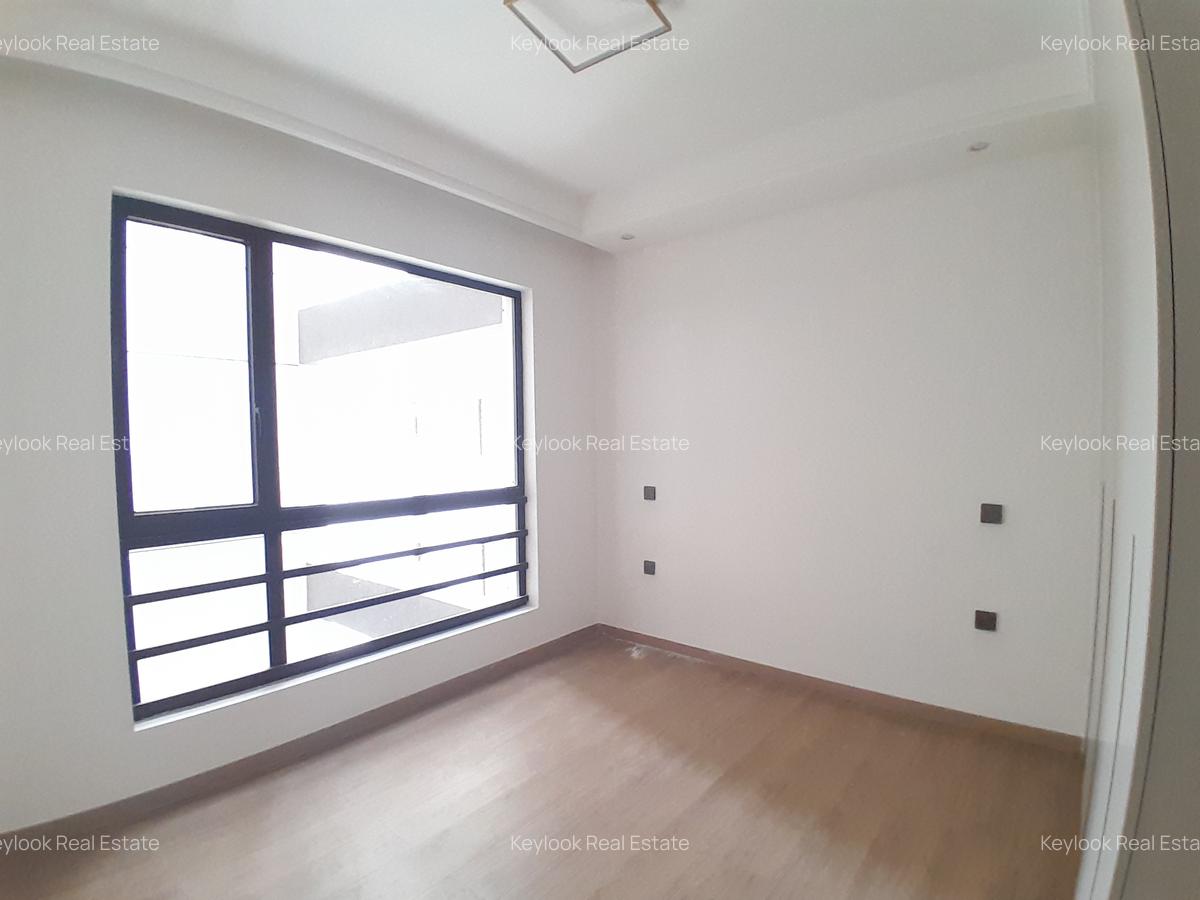 2 Bed Apartment with En Suite at Riverside Drive - 6