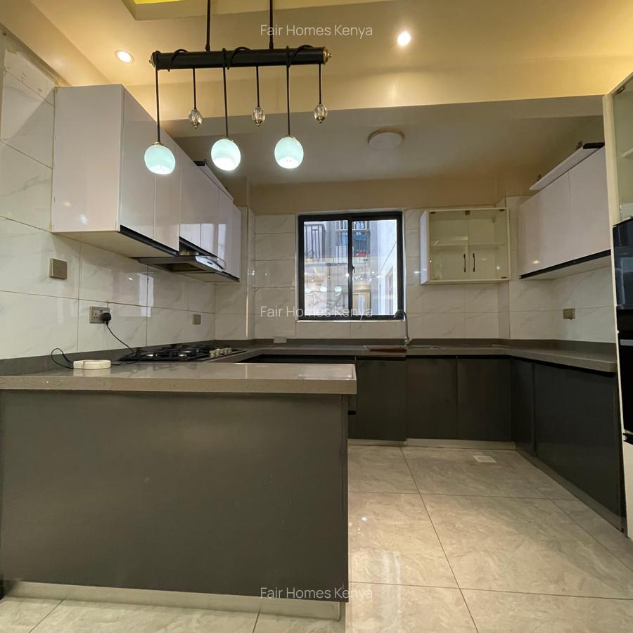 3 Bed Apartment with En Suite at Othaya Road - 5