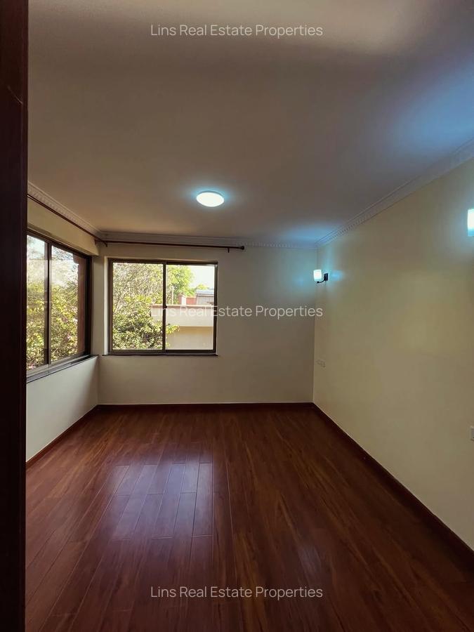 5 Bed Townhouse with En Suite in Lavington - 15