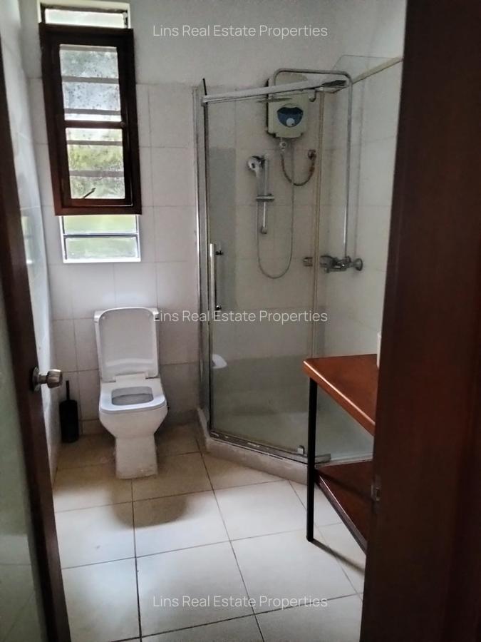 4 Bed House with En Suite in Runda - 12