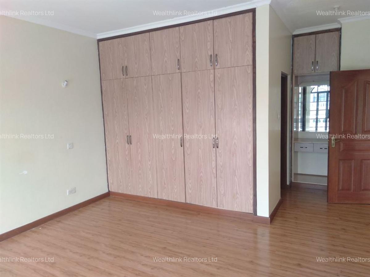 4 Bed Townhouse with En Suite at Five Star Meadows - 12