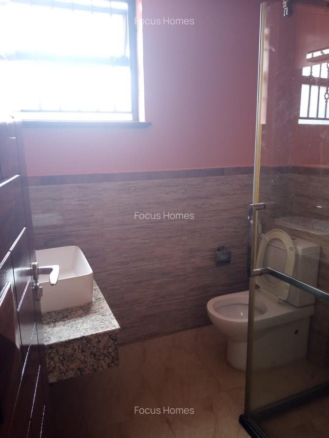 4 Bed Townhouse with En Suite in Lavington - 6