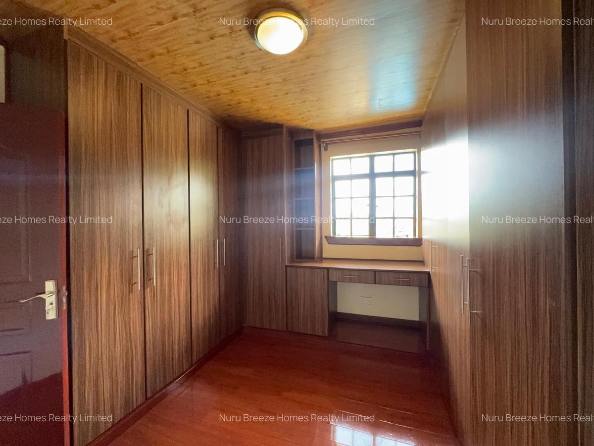 6 Bed House with En Suite in Runda - 7