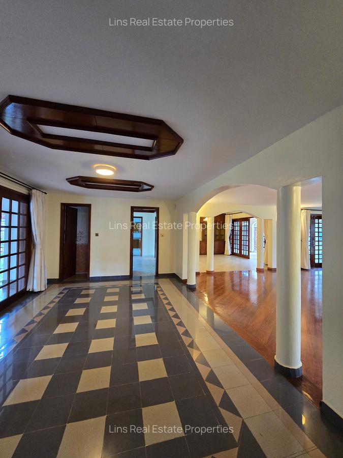 6 Bed House with En Suite in Runda - 10