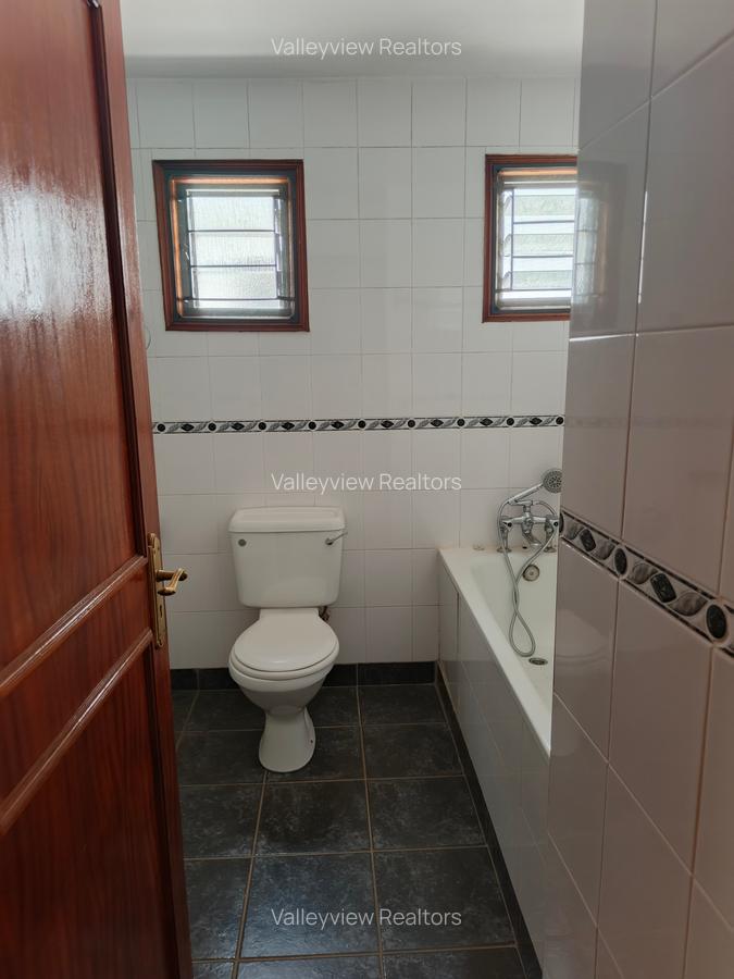 2 Bed Townhouse with En Suite at Kileleshwa - 19