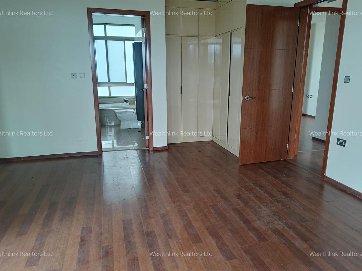 3 Bed Apartment with En Suite at Parklands - 1