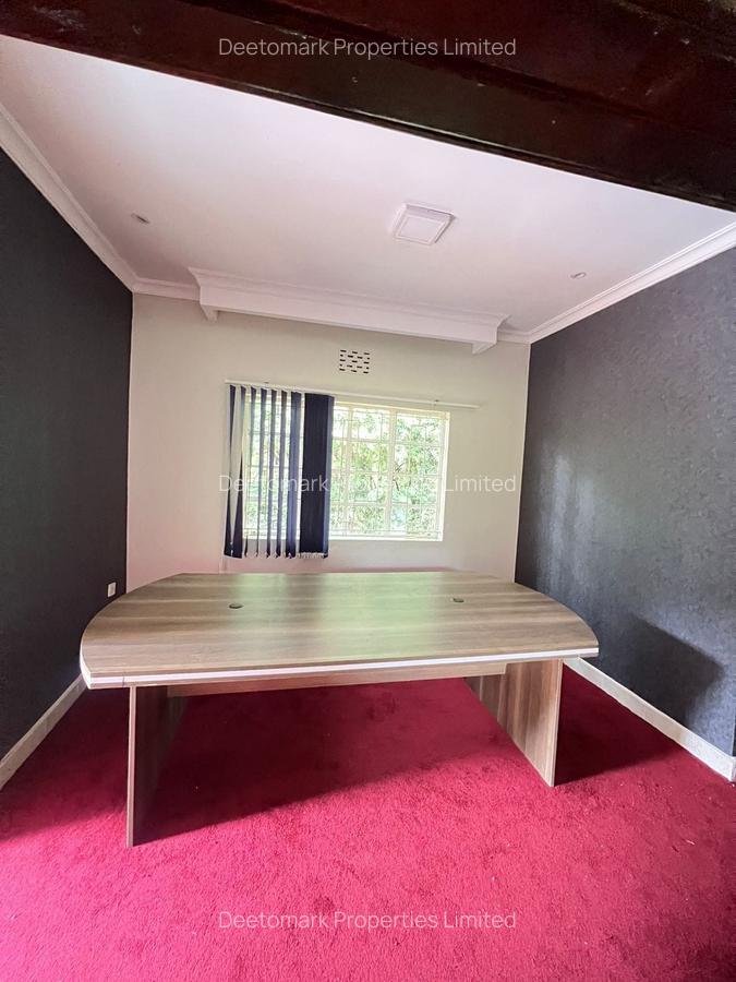 3 Bed House with Garden at Galleria - 11
